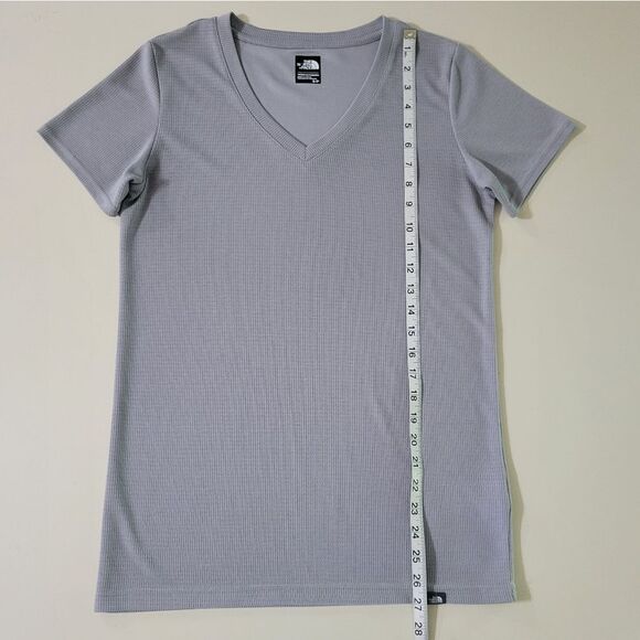 North Face Women's Gray Ribbed V-neck Short Sleeve T-shirt - Picture 4 of 12
